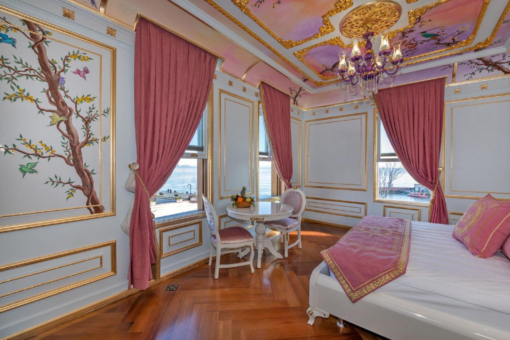 Seven Hills Palace & Hotel